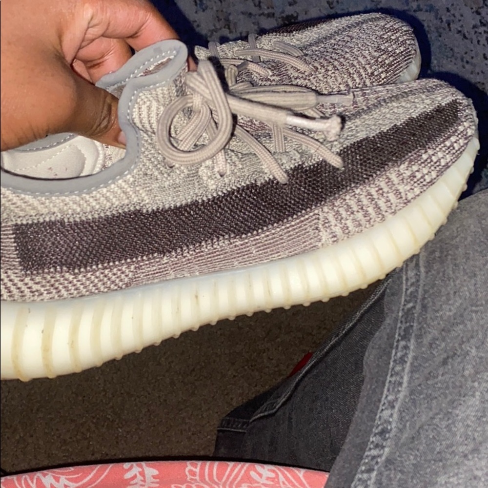 I’m selling yezzy Boost 350 V2 ‘Zyon’ - Picture 1 of 5